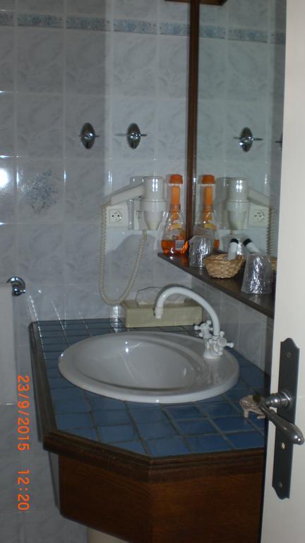 Auberge De L'Atre Quarré-les-Tombes Room photo
