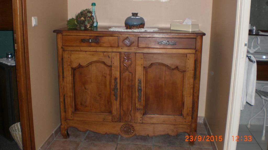 Auberge De L'Atre Quarré-les-Tombes Room photo