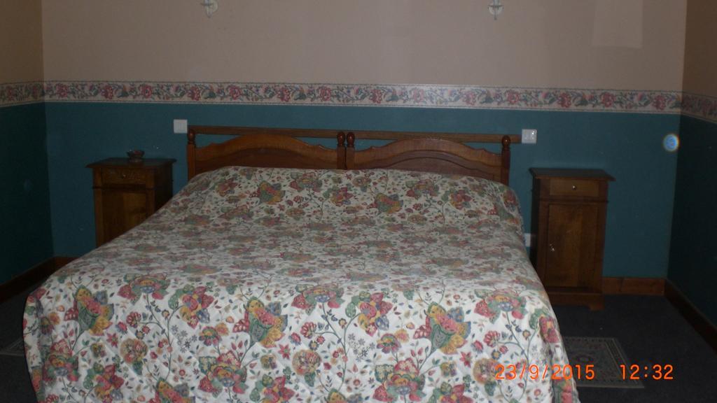 Auberge De L'Atre Quarré-les-Tombes Room photo