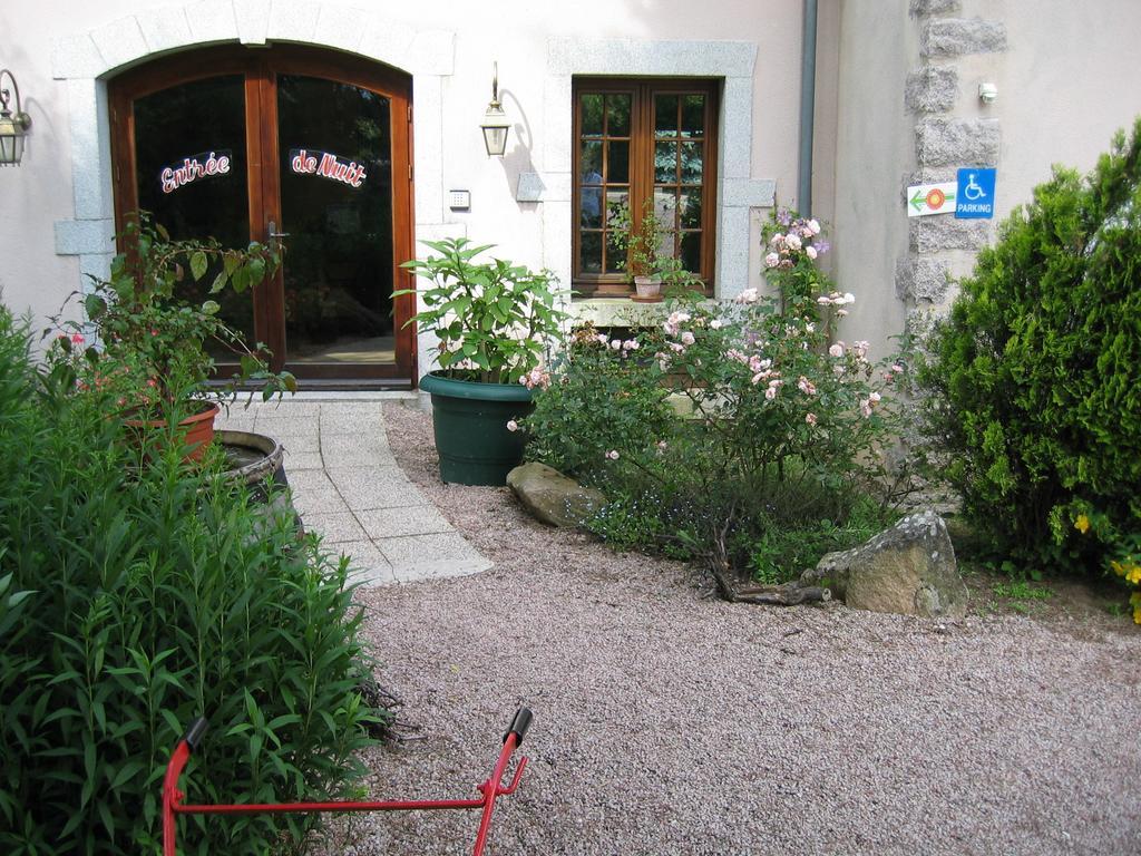 Auberge De L'Atre Quarré-les-Tombes Exterior photo